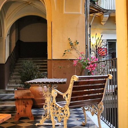 Bed and Breakfast Cortile Stesicoro Катания Экстерьер фото
