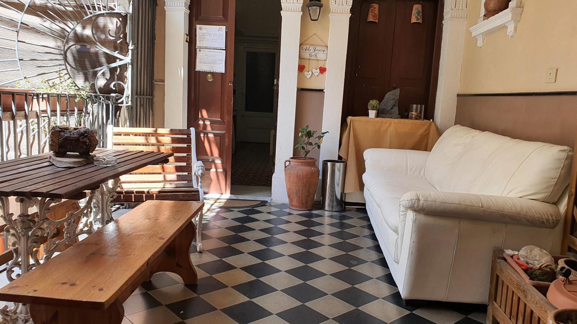Bed and Breakfast Cortile Stesicoro Катания Экстерьер фото