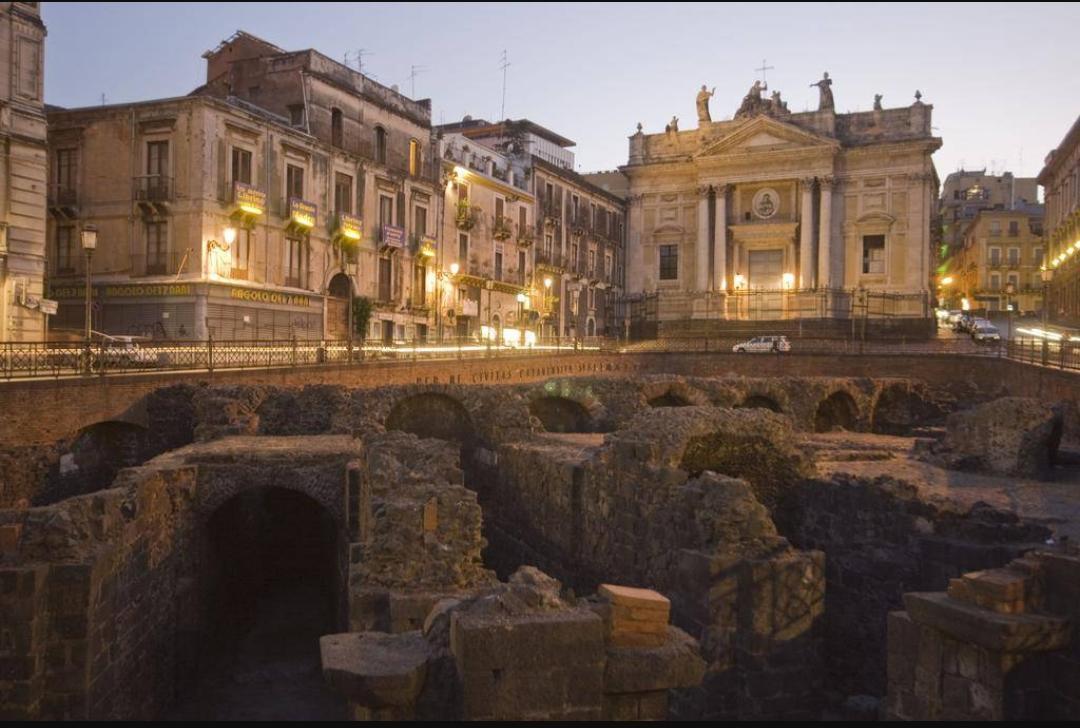 Bed and Breakfast Cortile Stesicoro Катания Экстерьер фото