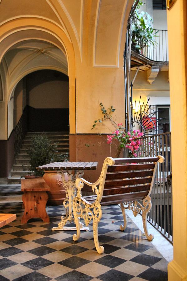 Bed and Breakfast Cortile Stesicoro Катания Экстерьер фото